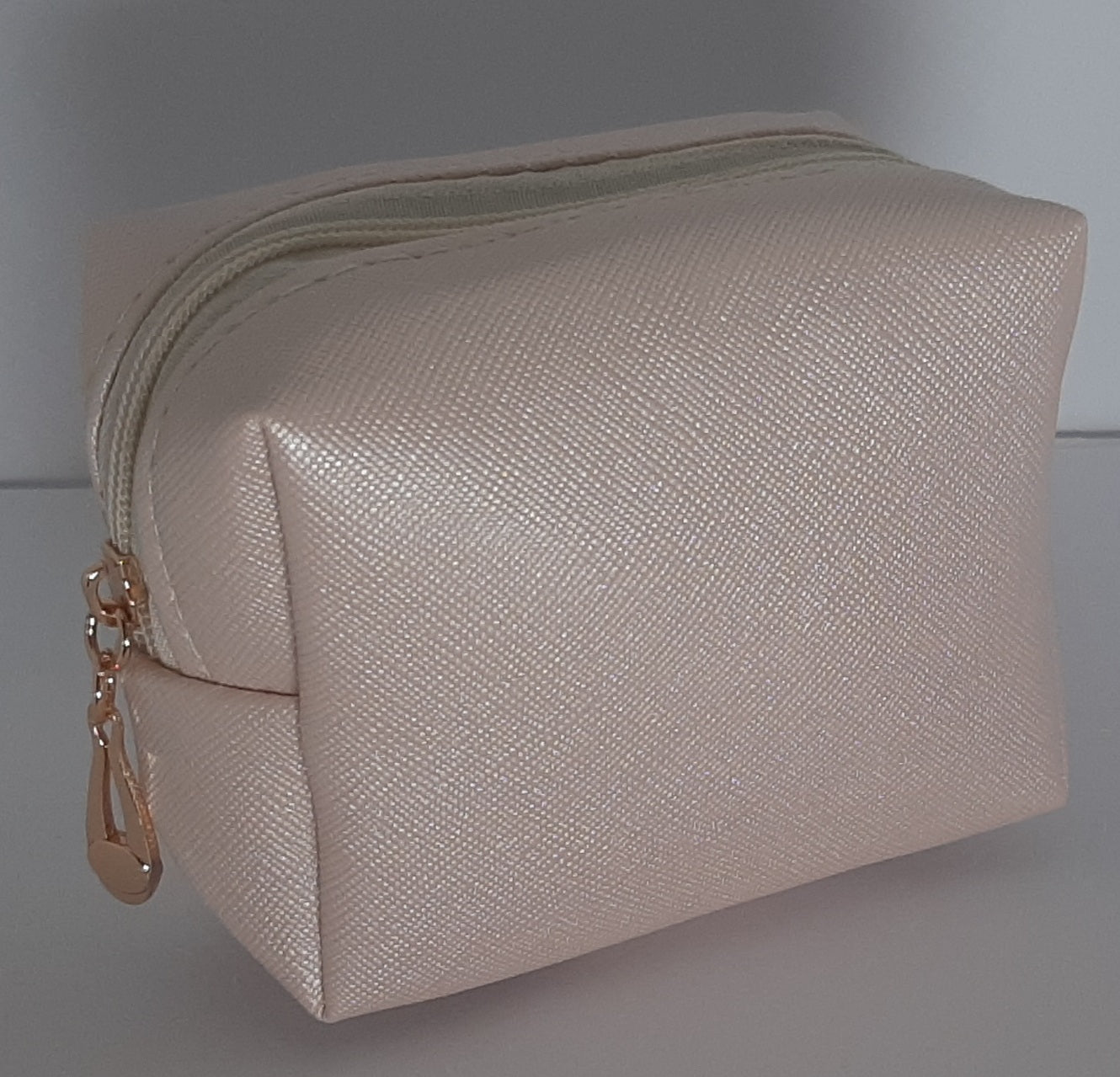 TROUSSE DE MAQUILLAGE ROSE NACRÉE